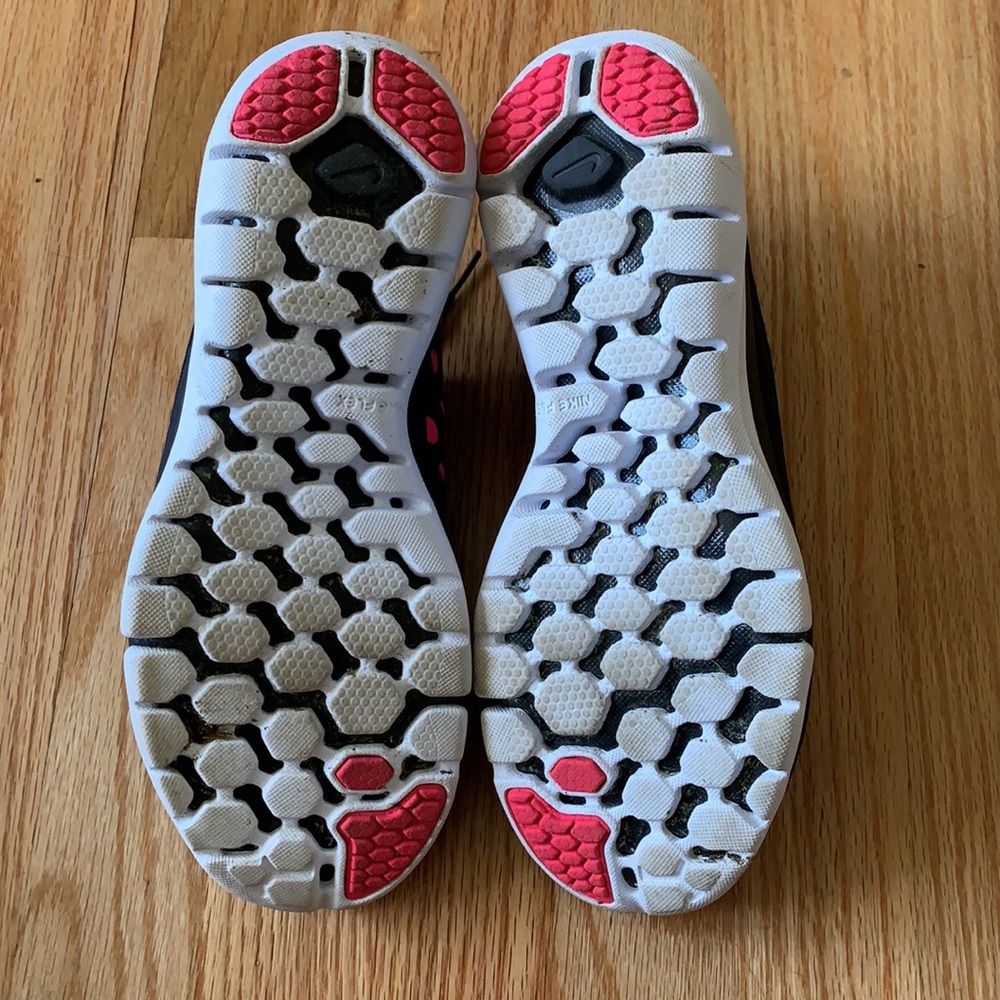 Women's Nike Sneakers Size 7.5 - Picture 4 of 6